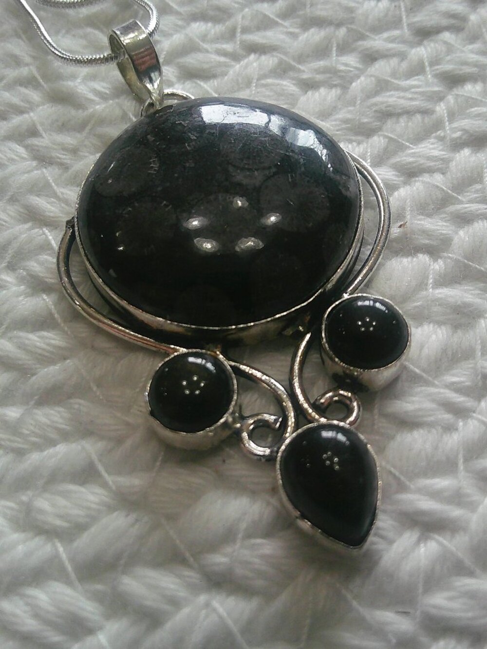 Gorgeous FOSSIL CORAL & BLACK ONYX Handmade Pendant/Chain #330F